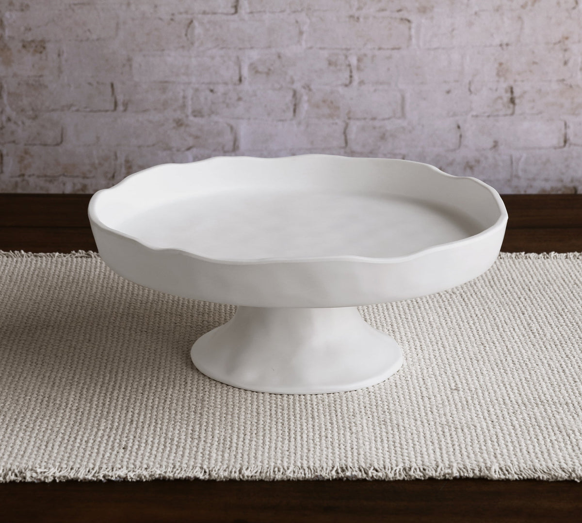 beatriz-ball-wholesale-vida-nube-round-pedestal-cake-plate-white