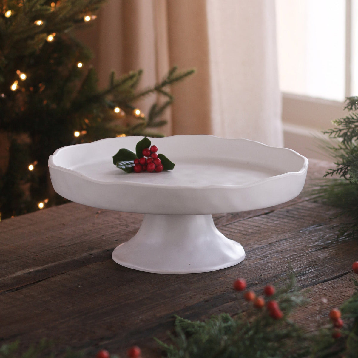 beatriz-ball-wholesale-vida-nube-round-pedestal-cake-plate-white