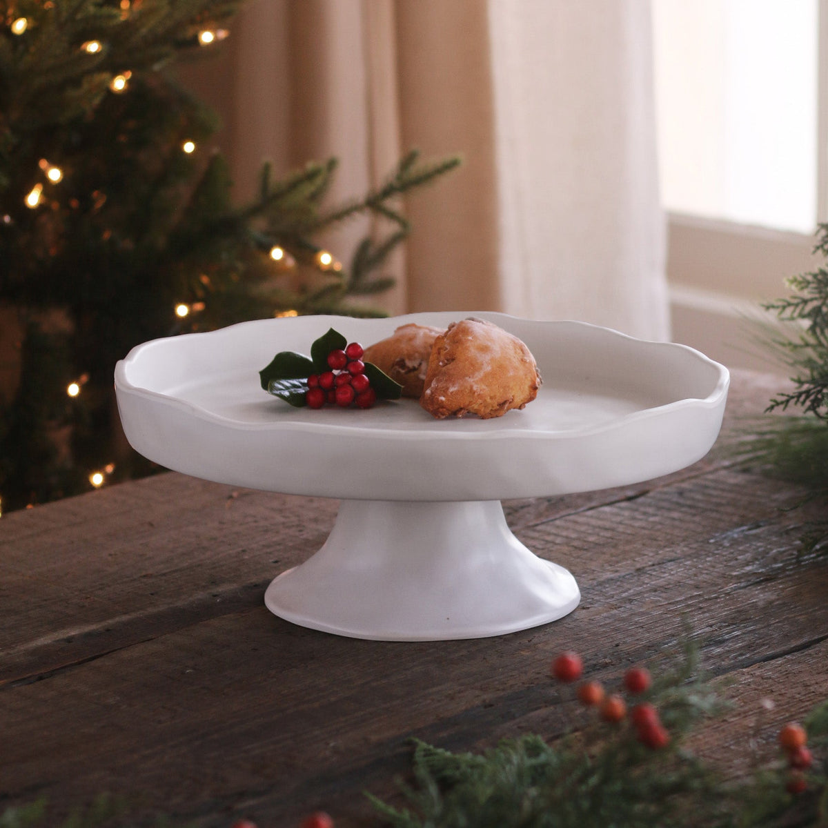 beatriz-ball-wholesale-vida-nube-round-pedestal-cake-plate-white