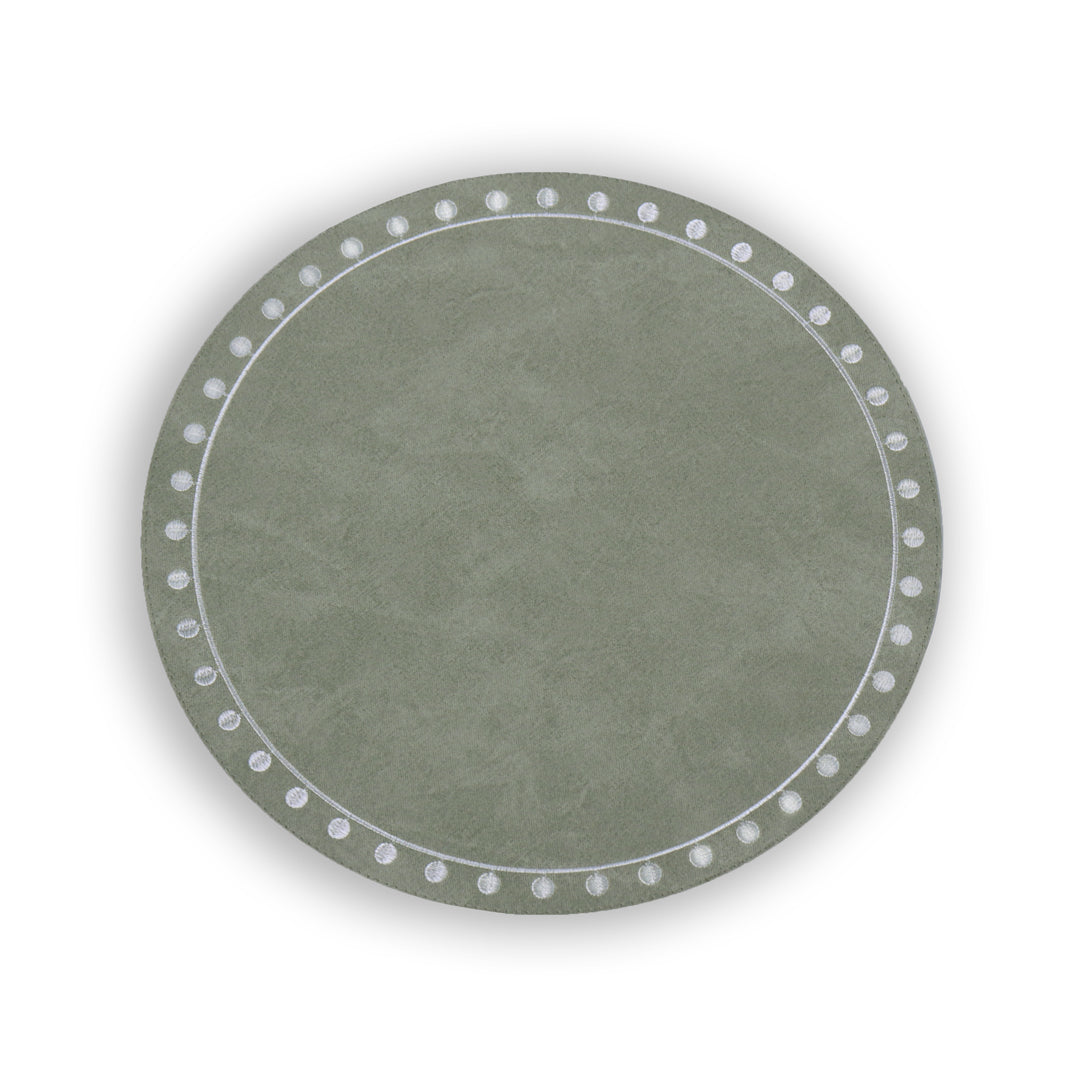beatriz-ball-wholesale-vida-round-embroidered-dots-15-5-round-placemats-set-of-4-green-and-white