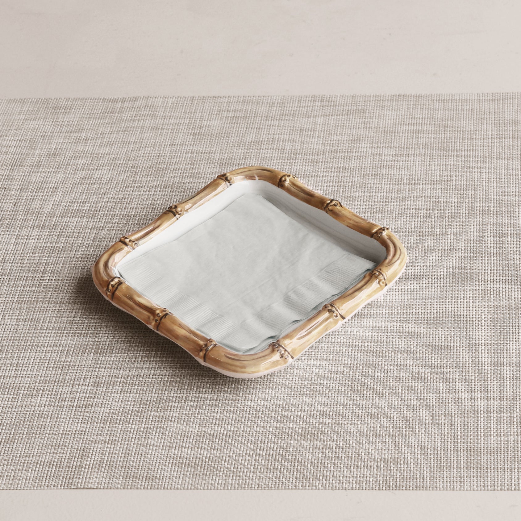 beatriz-ball-wholesale-vida-bamboo-beverage-napkin-holder-white-and-natural