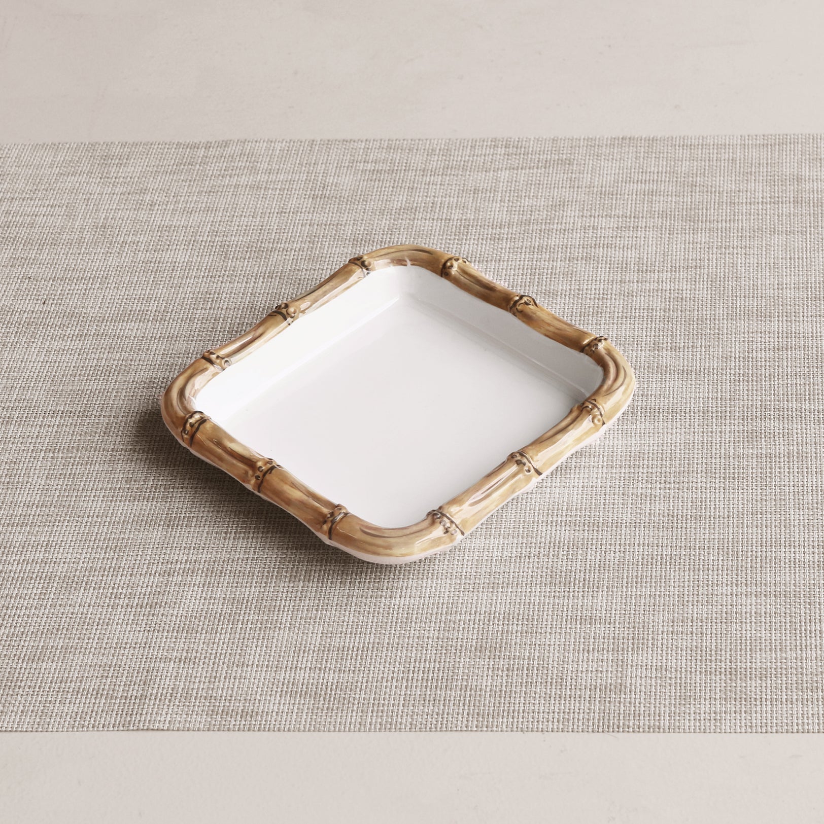 beatriz-ball-wholesale-vida-bamboo-beverage-napkin-holder-white-and-natural