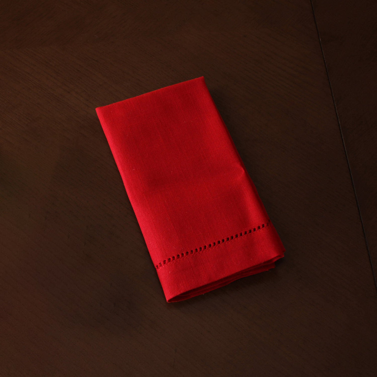beatriz-ball-wholesale-linens-classics-napkins-set-of-4-red