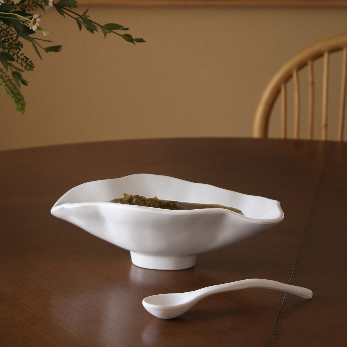 beatriz-ball-wholesale-vida-nube-small-oval-bowl-with-spoon-white