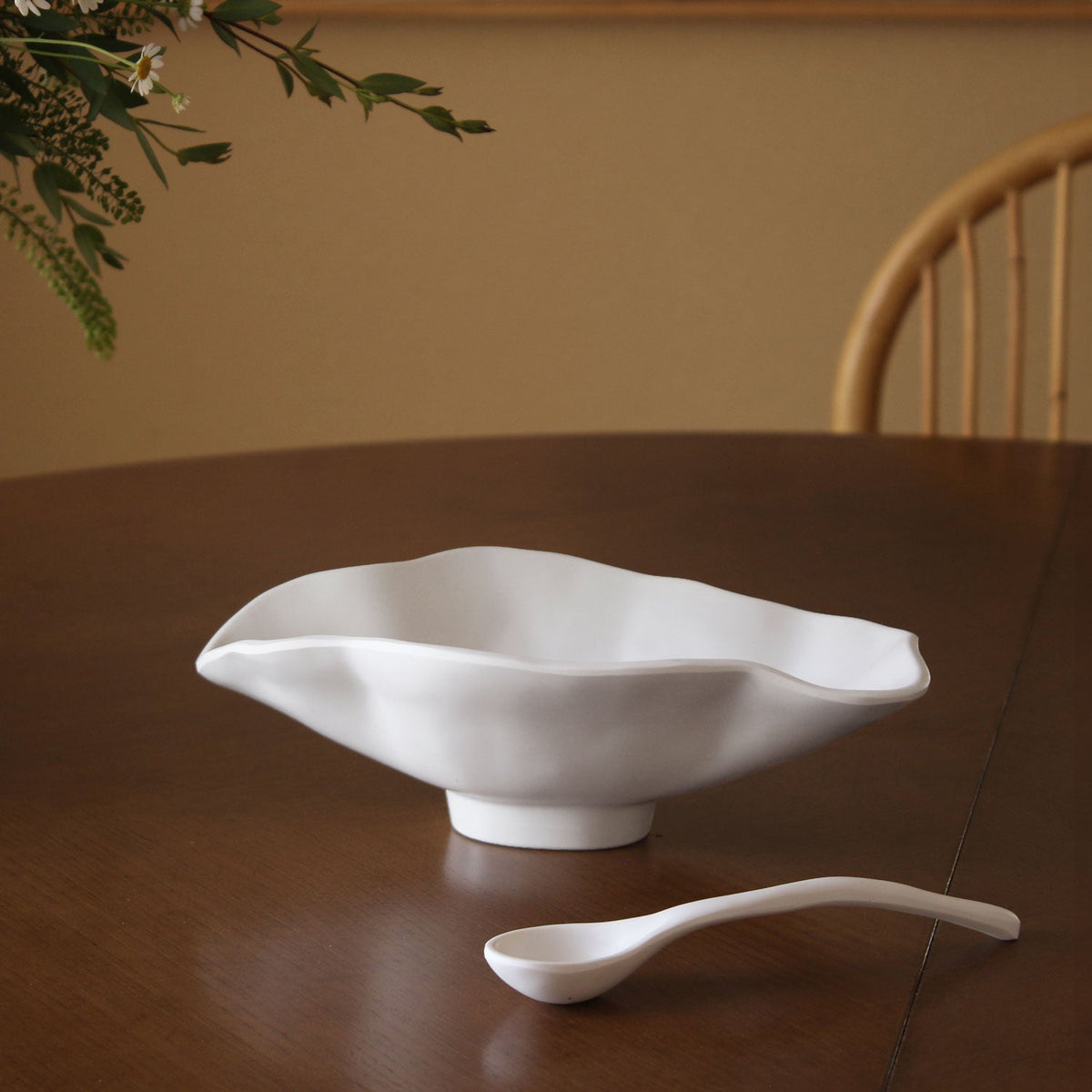 beatriz-ball-wholesale-vida-nube-small-oval-bowl-with-spoon-white