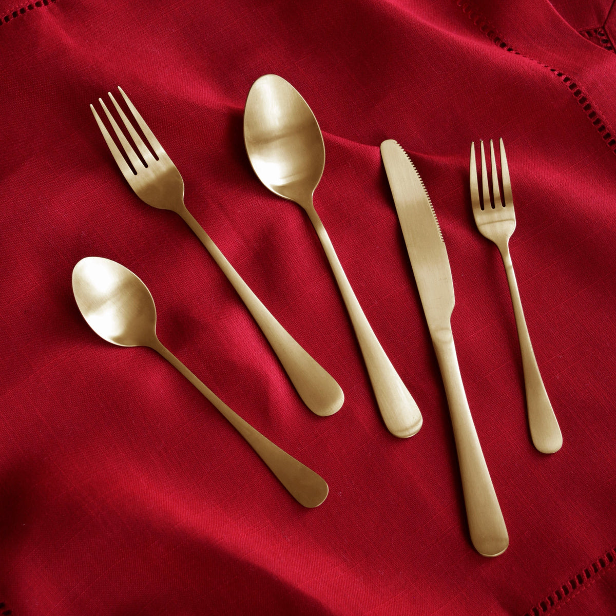 beatriz-ball-wholesale-vida-droplet-stainless-flatware-set-of-5-full-brushed-champagne-gold