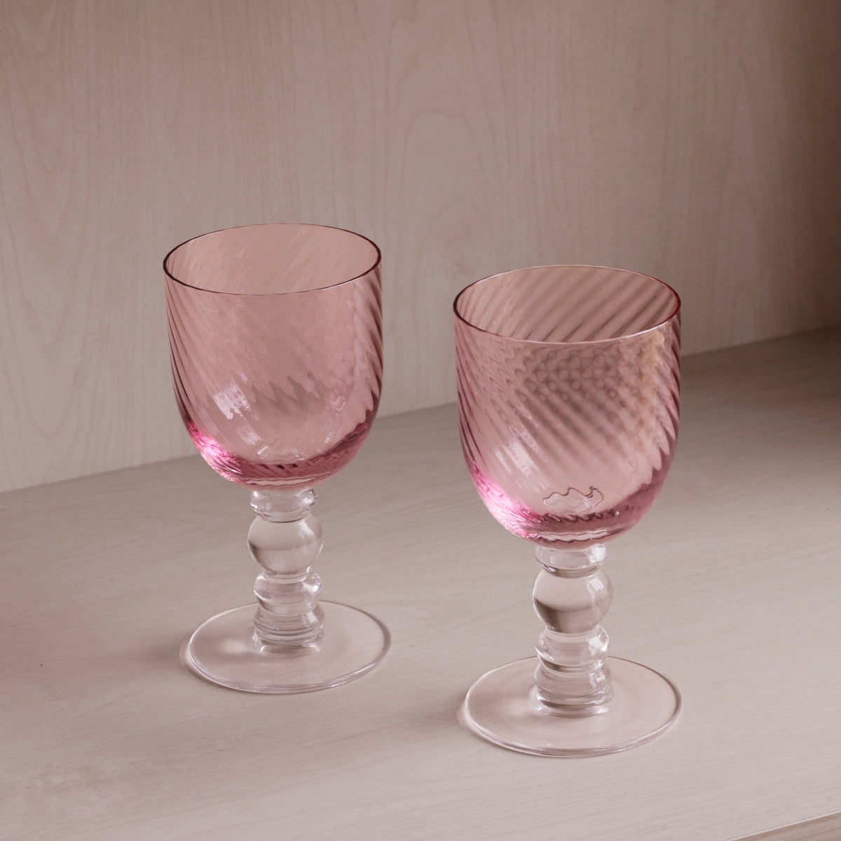 glass-french-swirl-wine-set-of-4-pink