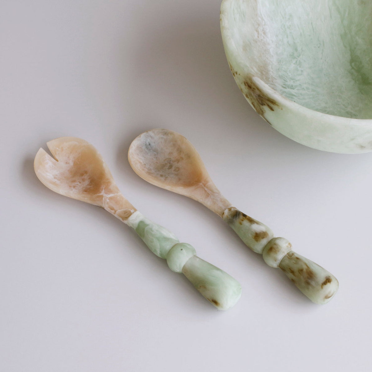 resin-giada-salad-servers-jade-swirl