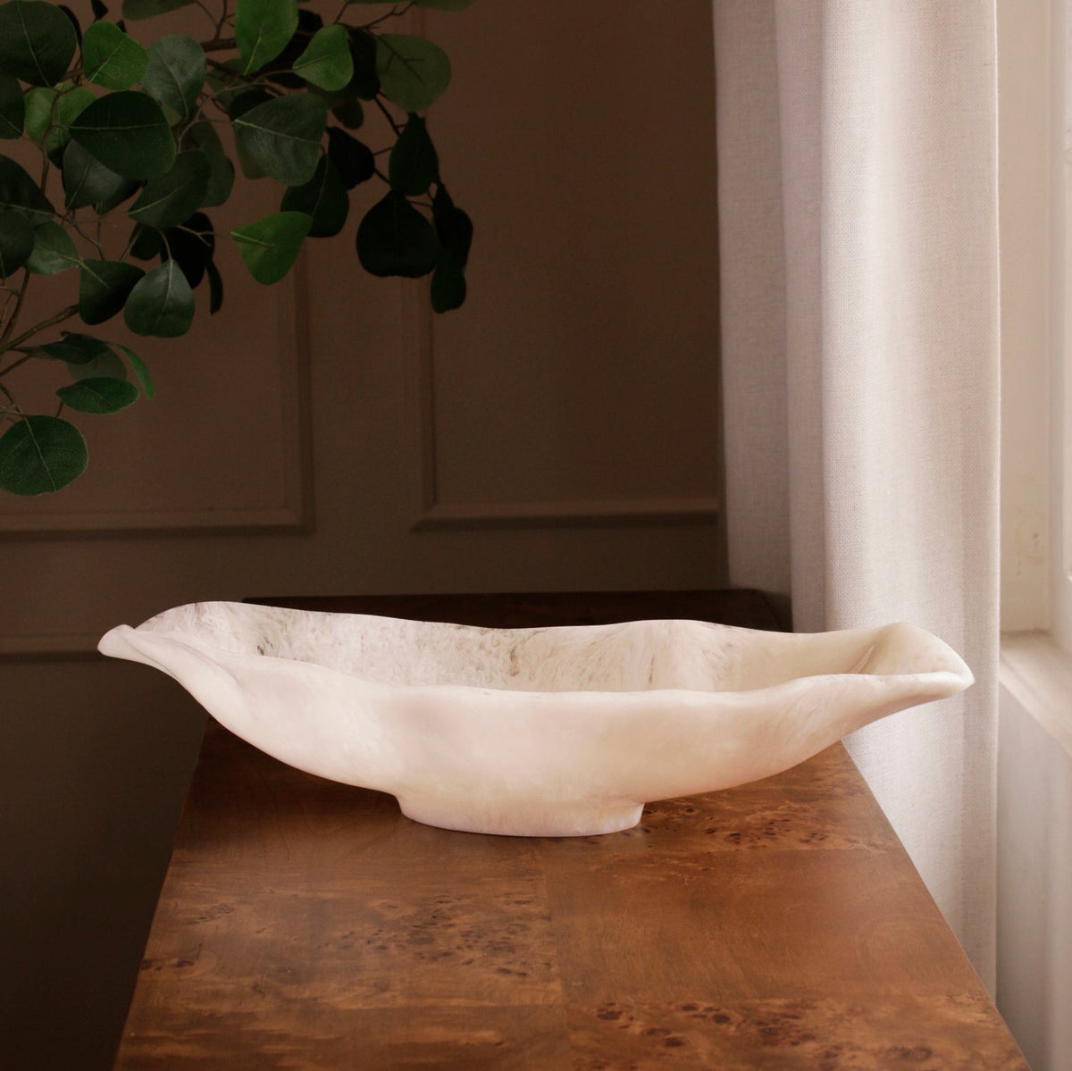 resin-alabaster-medium-oval-bowl-white-swirl