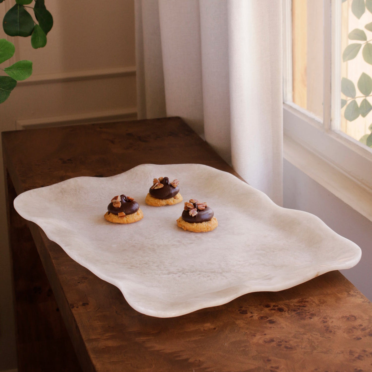 resin-alabaster-extra-large-rectangular-tray-white-swirl