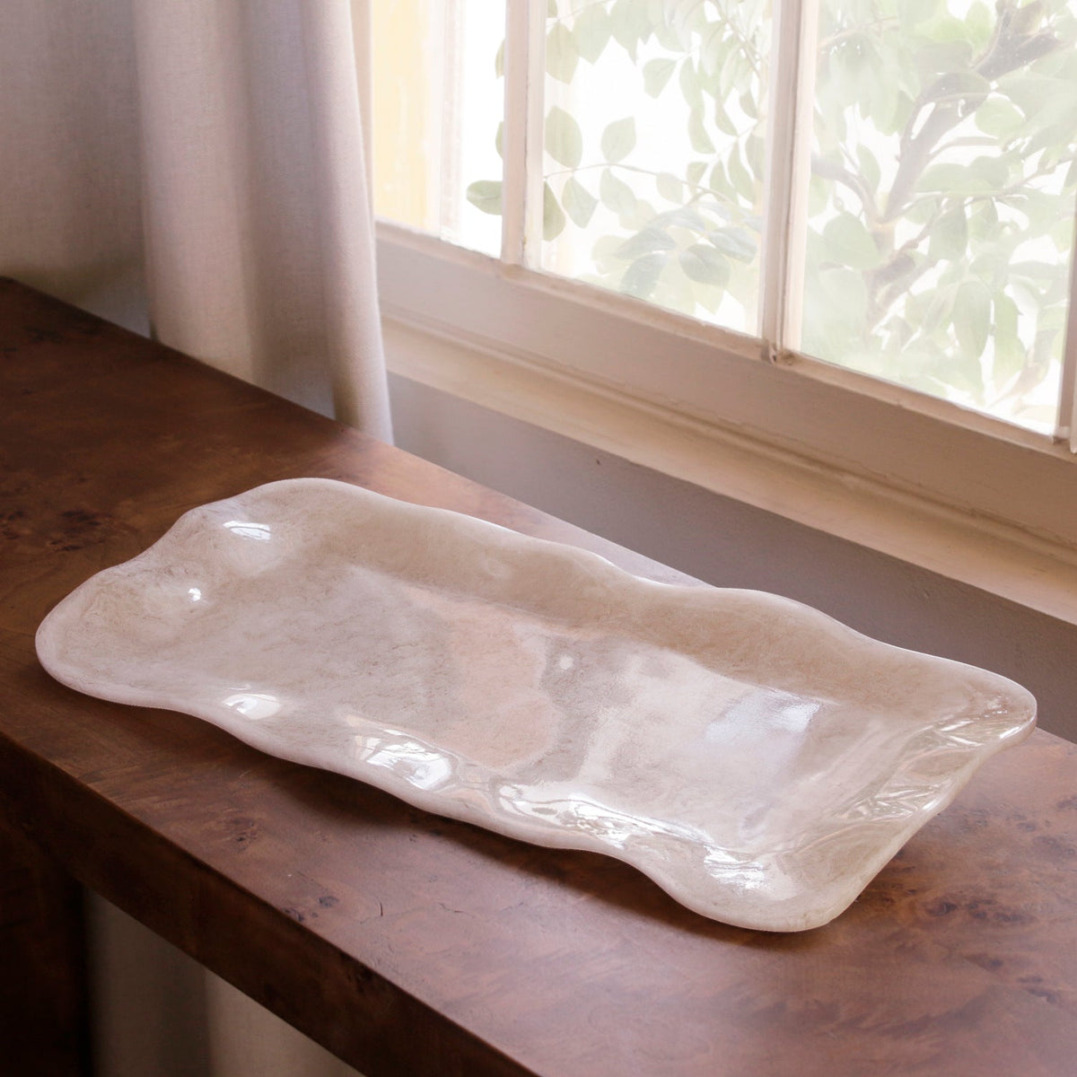 resin-alabaster-long-rectangle-tray-white-swirl