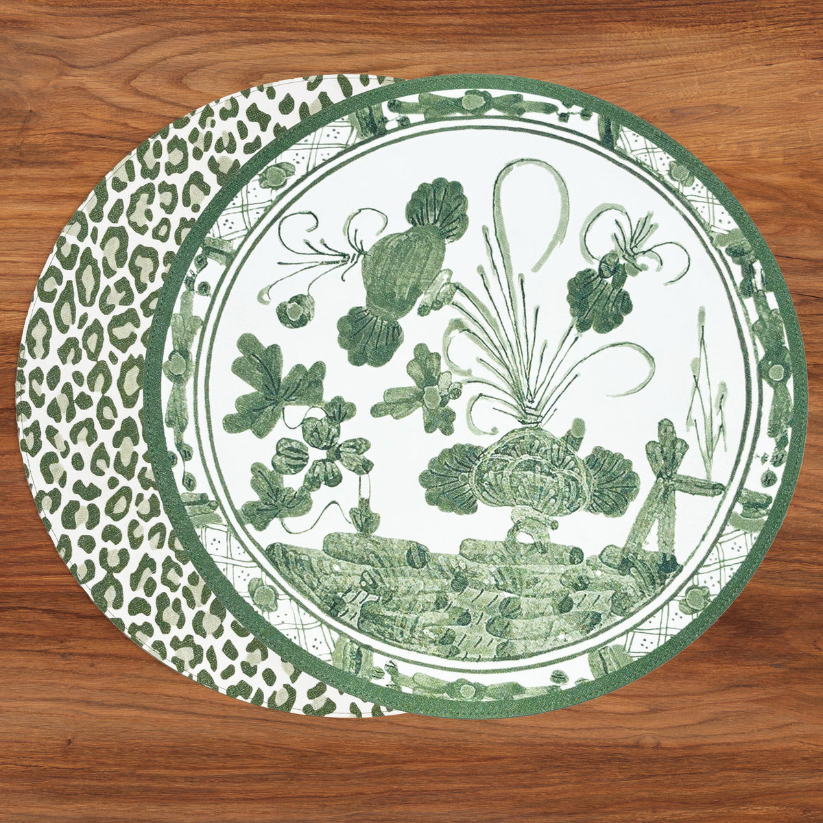 VIDA Faenza and Leopard Reversible Round Placemats Set of 4 (White & Green)