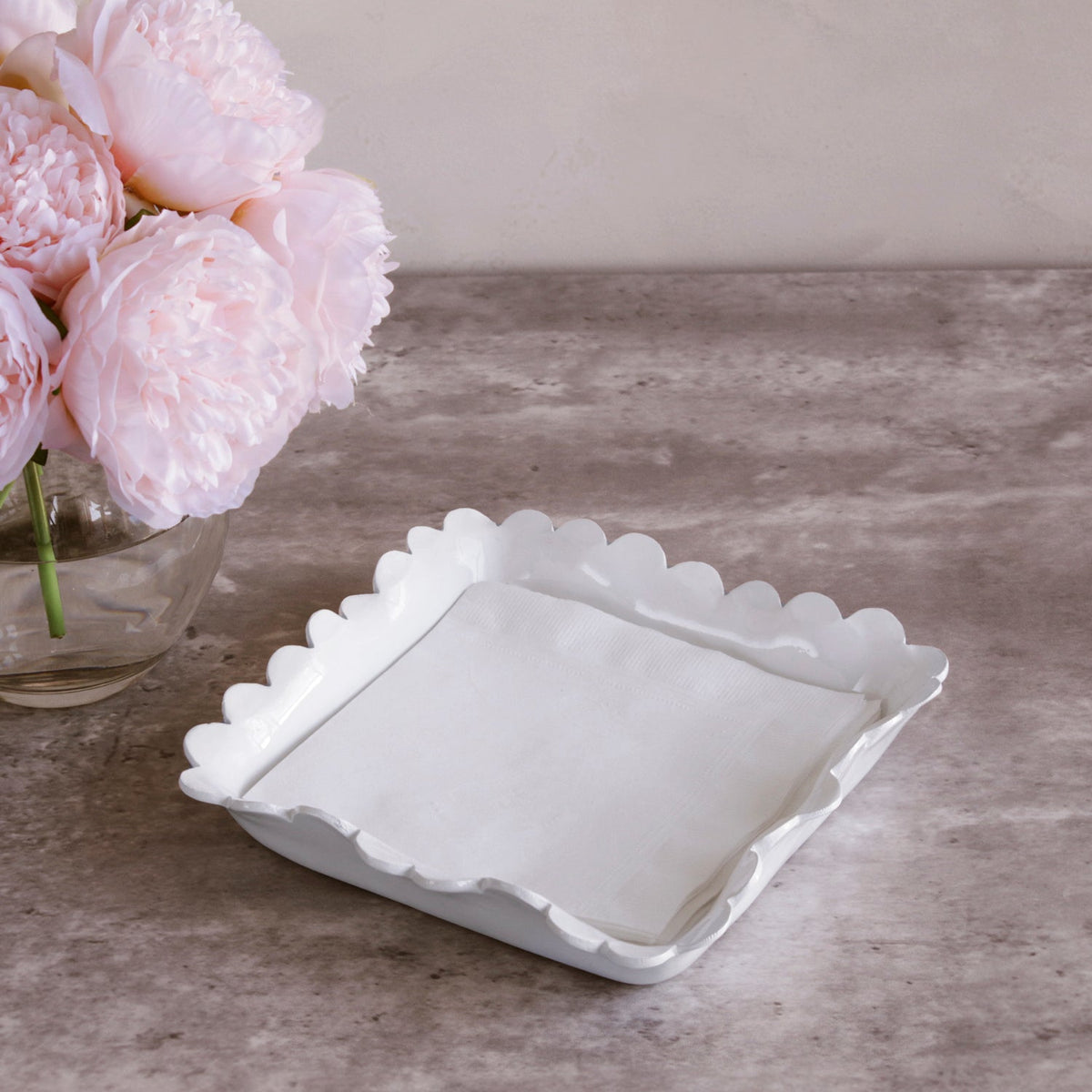 vida-colette-dinner-napkin-holder-white
