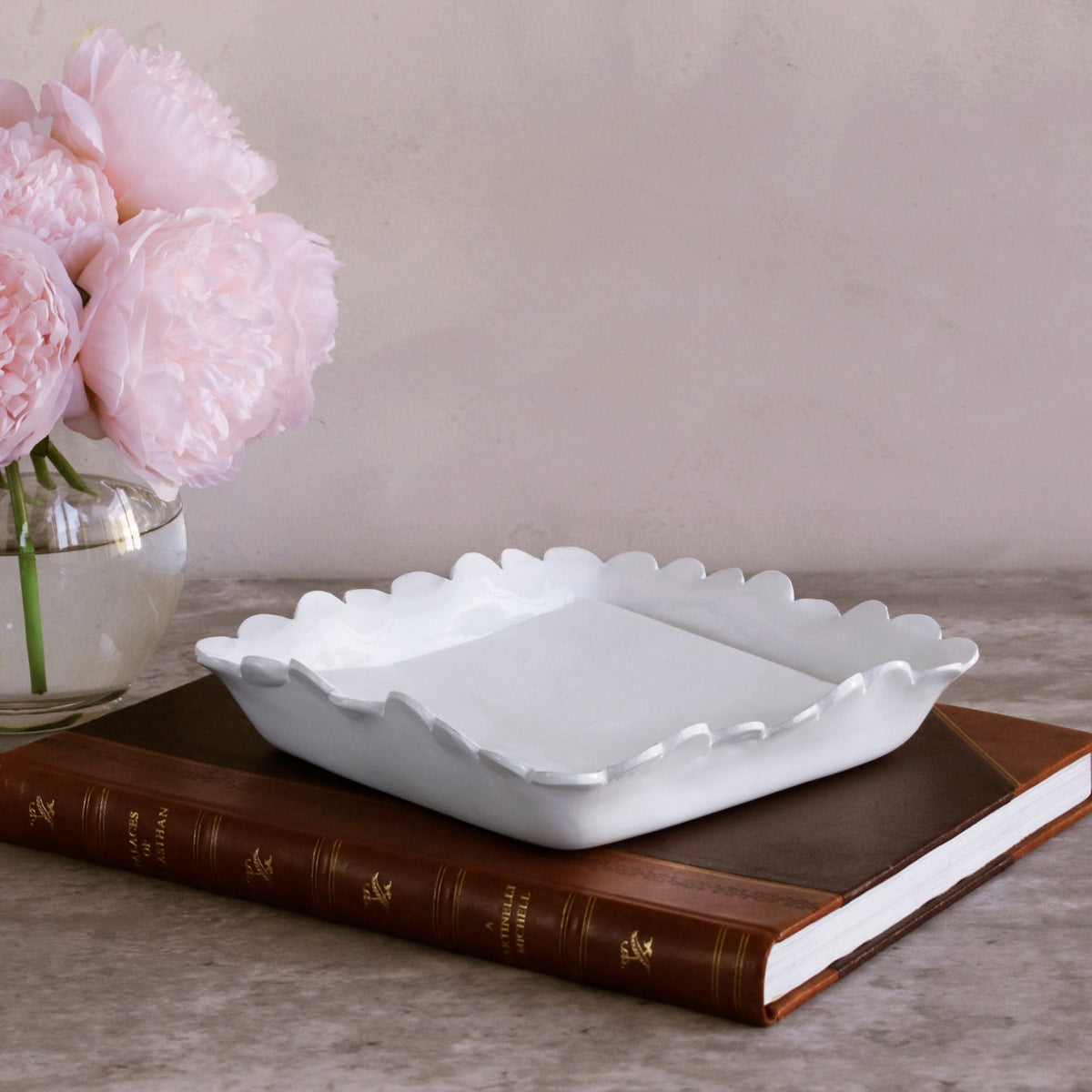 vida-colette-dinner-napkin-holder-white