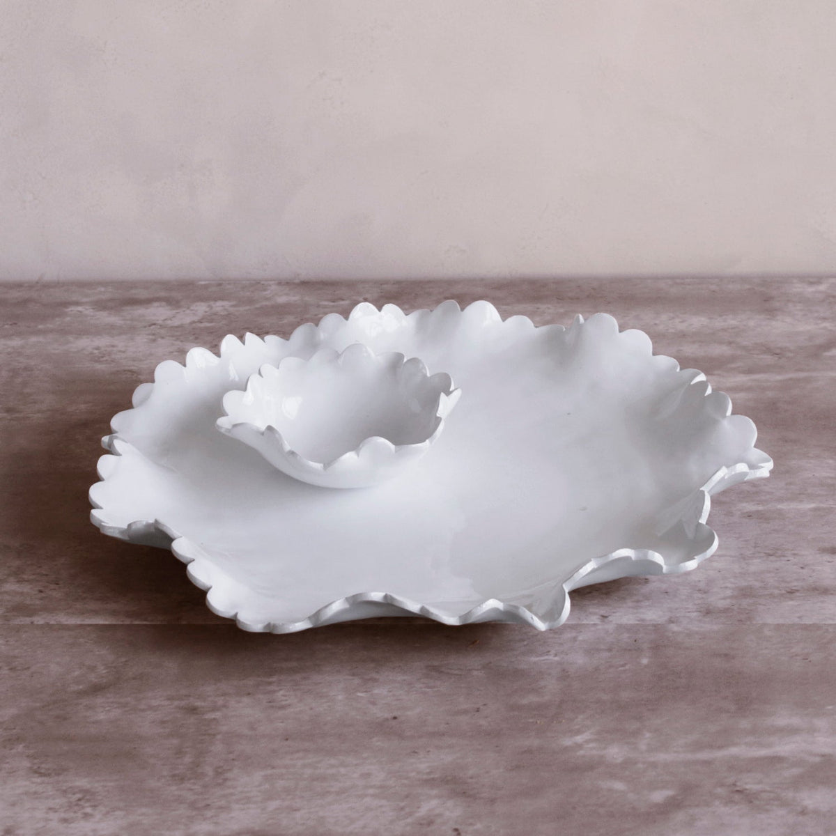 vida-colette-round-platter-with-mini-dip-bowl-white