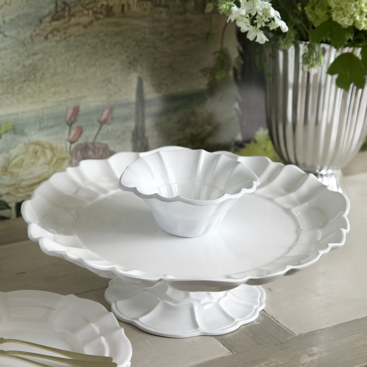 VIDA Tuscany Pedestal Cake Plate (White)