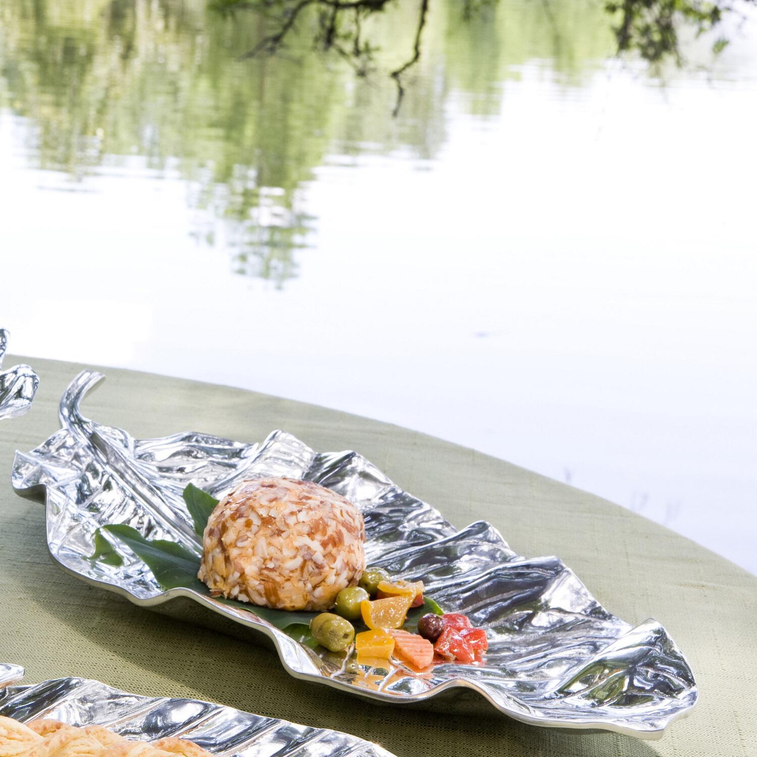 beatriz-ball-wholesale-garden-zebra-leaf-large-platter