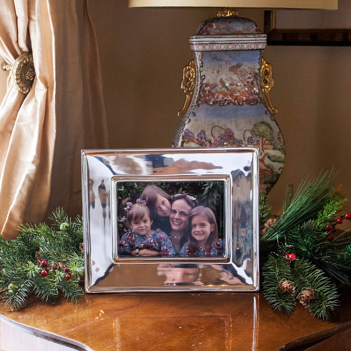 beatriz-ball-wholesale-frame-soho-madison-5-x-7-horizontal-frame