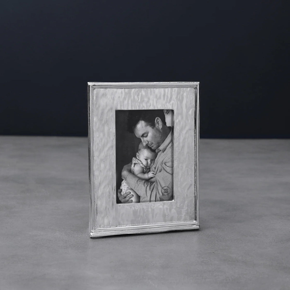 beatriz-ball-wholesale-frame-emerson-4-x-6-vertical