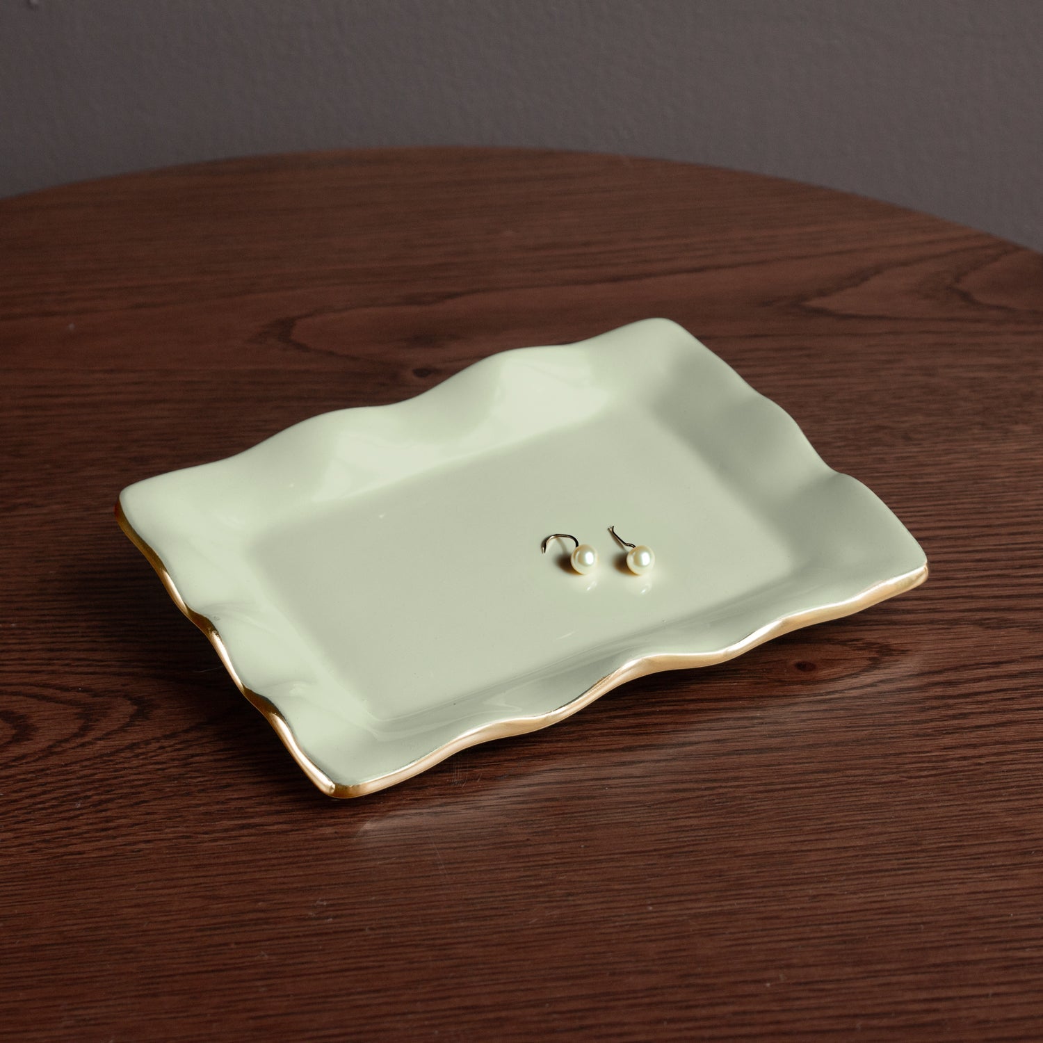 beatriz-ball-wholesale-encanto-vento-small-rectangular-tray-pistachio