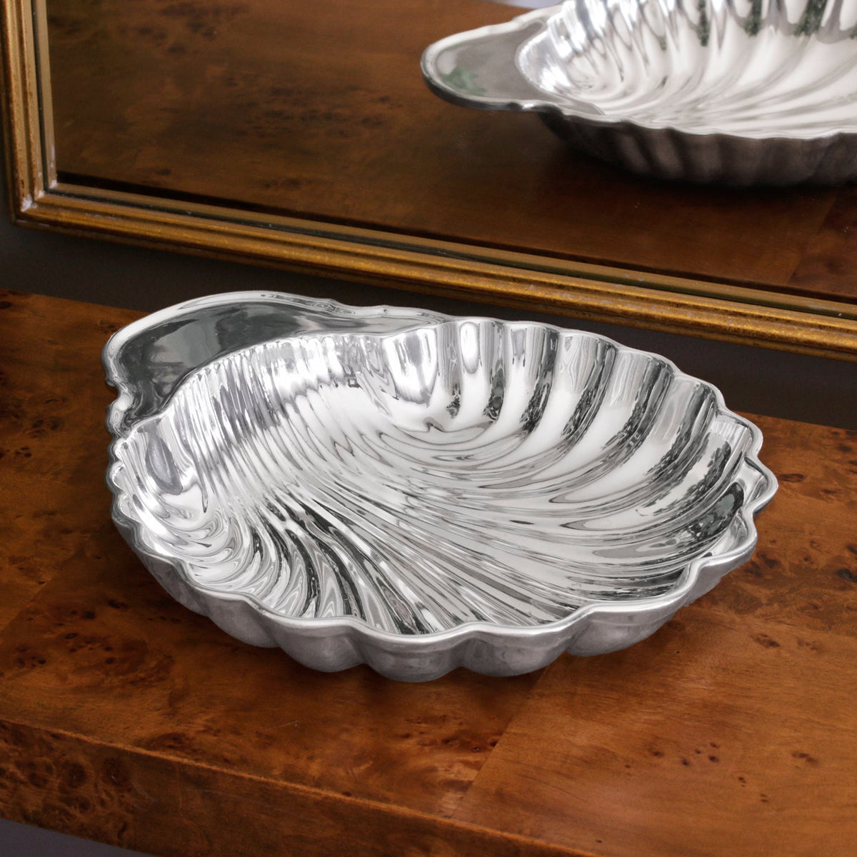 vintage-medium-scallop-shell
