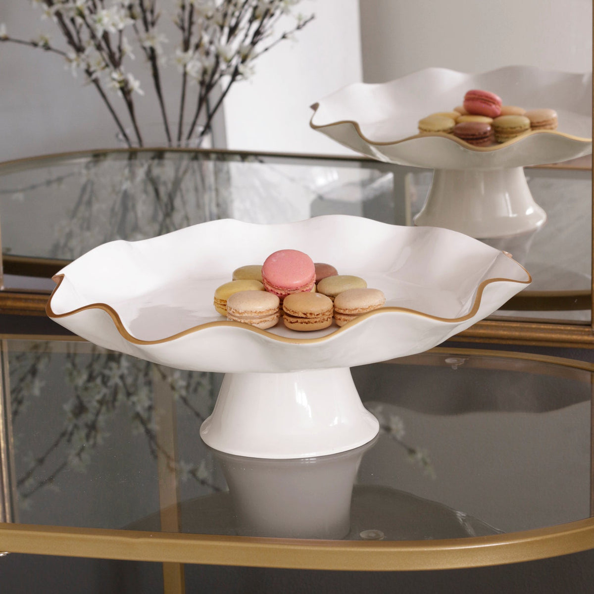 encanto-carola-pedestal-cake-plate-cream-and-white