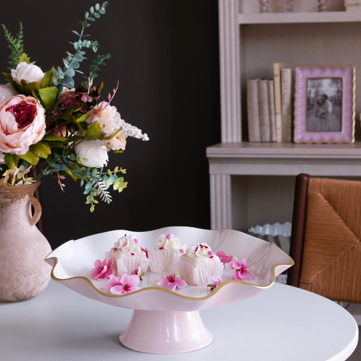 encanto-carola-pedestal-cake-plate-camellia-and-white