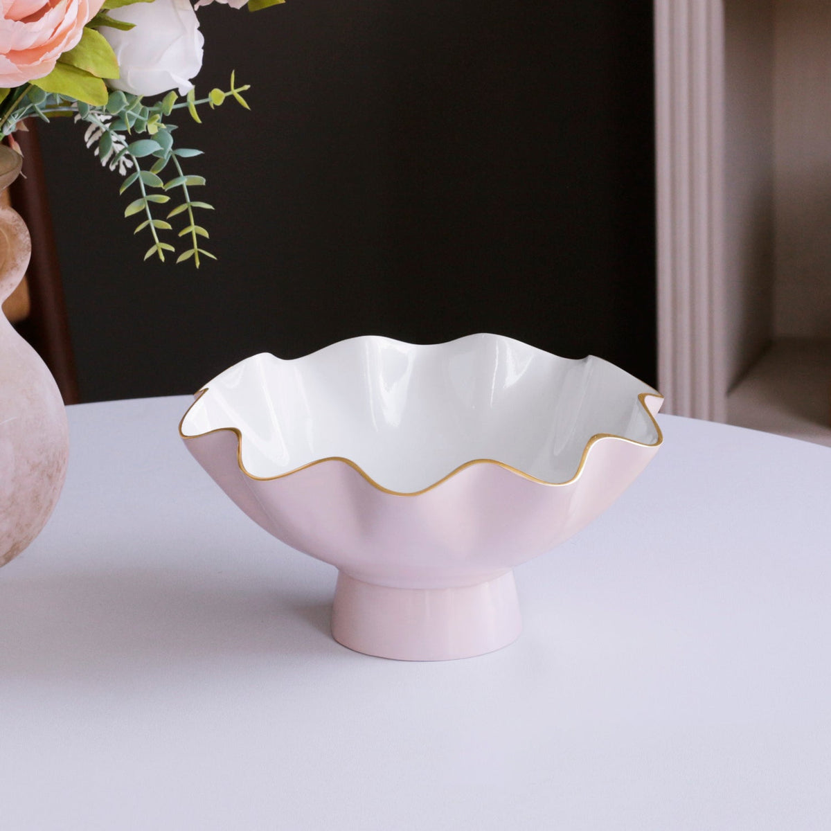 encanto-carola-small-pedestal-camellia-and-white