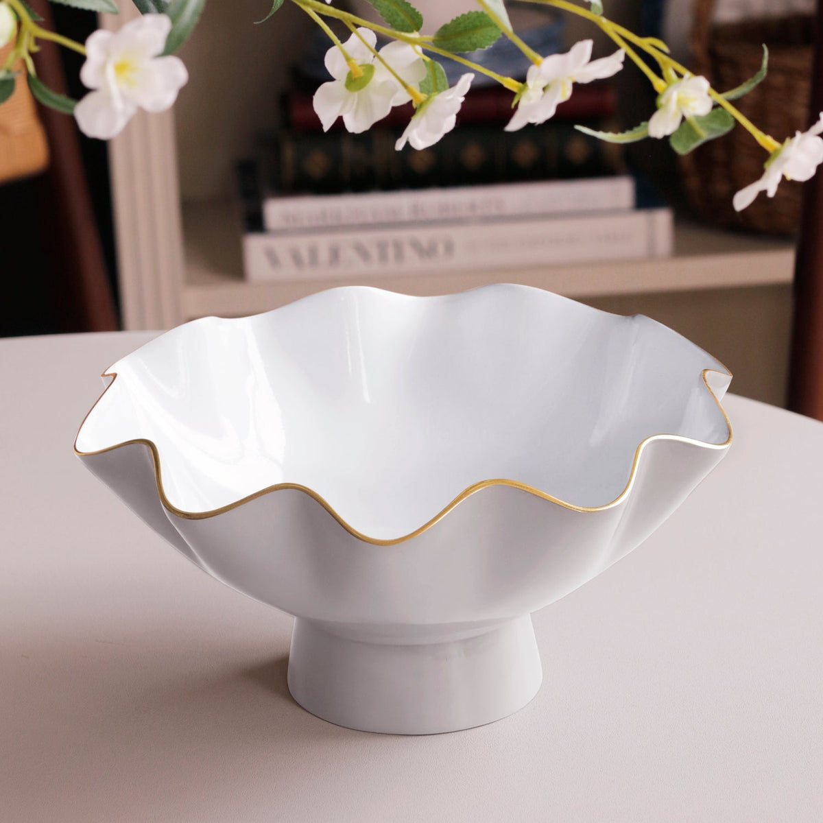 encanto-carola-small-pedestal-dove-and-white