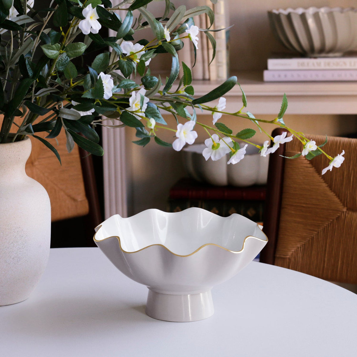 encanto-carola-small-pedestal-dove-and-white