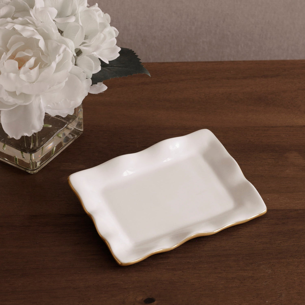 encanto-vento-small-rectangular-tray-cream