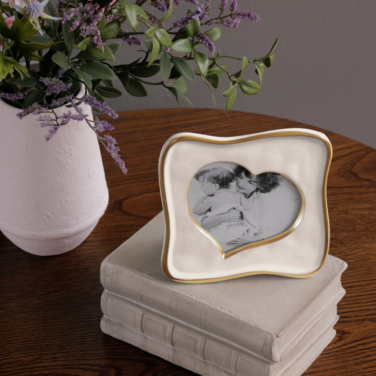 frame-encanto-curved-heart-5-x-5-cream