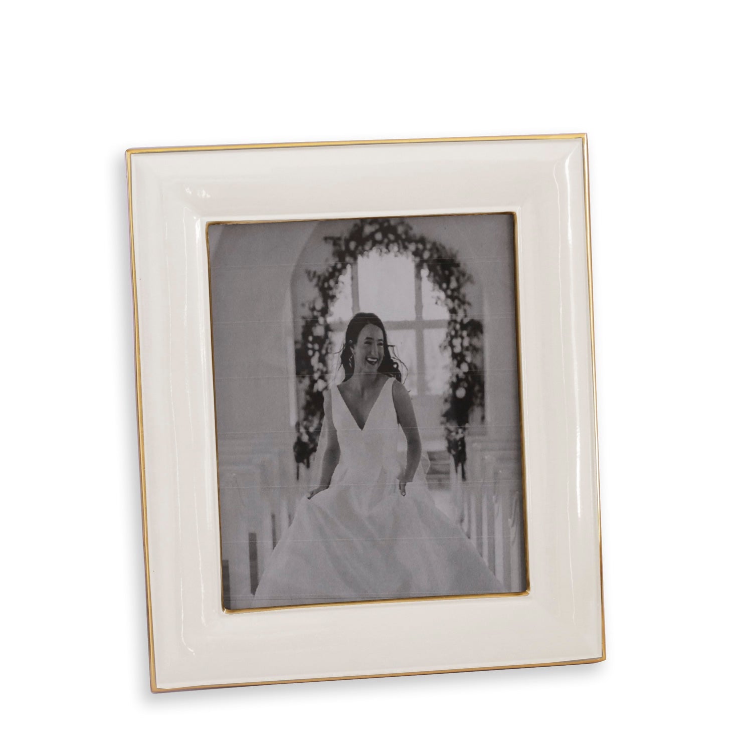 frame-encanto-charlotte-8-x-10-cream