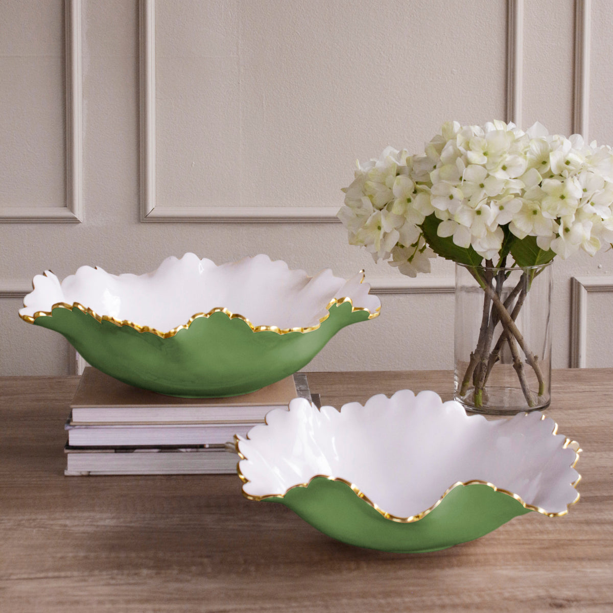 ENCANTO Colette Medium Round Bowl (Leaf Green and White)