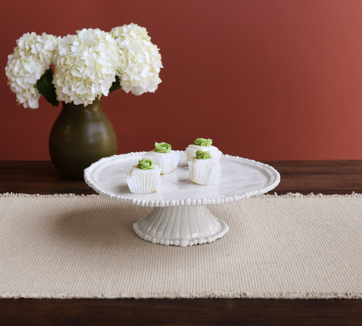 beatriz-ball-wholesale-vida-alegria-pedestal-cake-plate-white