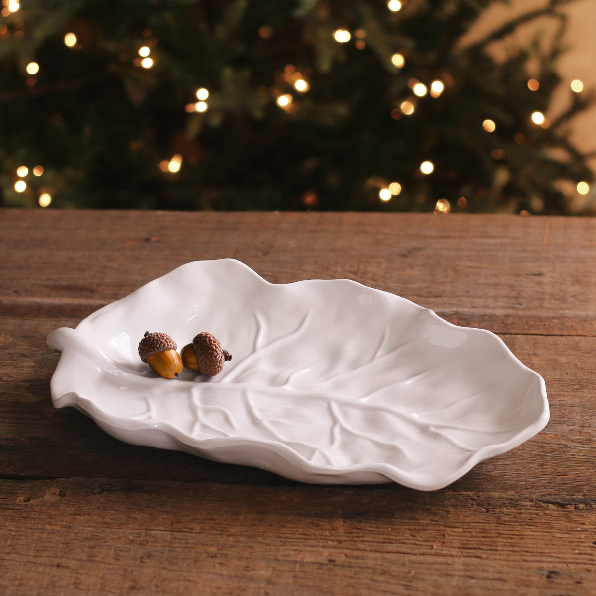 beatriz-ball-wholesale-vida-lettuce-medium-leaf-platter-white