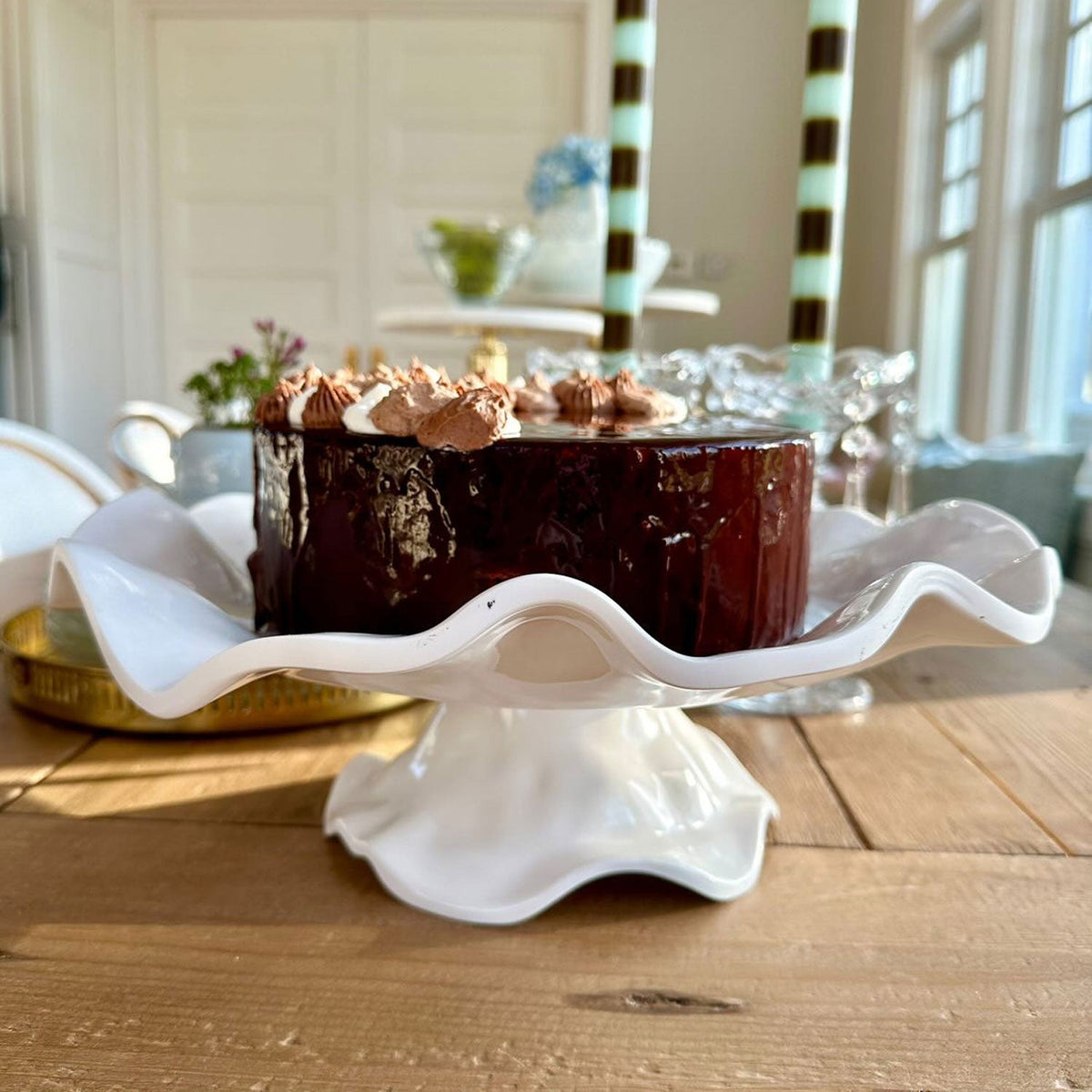 beatriz-ball-wholesale-vida-havana-pedestal-cake-plate-white