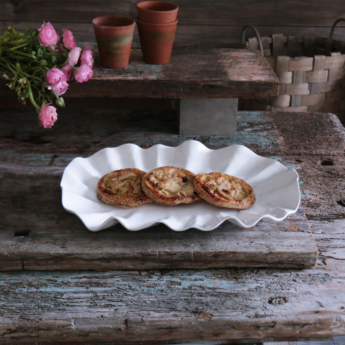 beatriz-ball-wholesale-vida-bloom-large-oval-platter-white