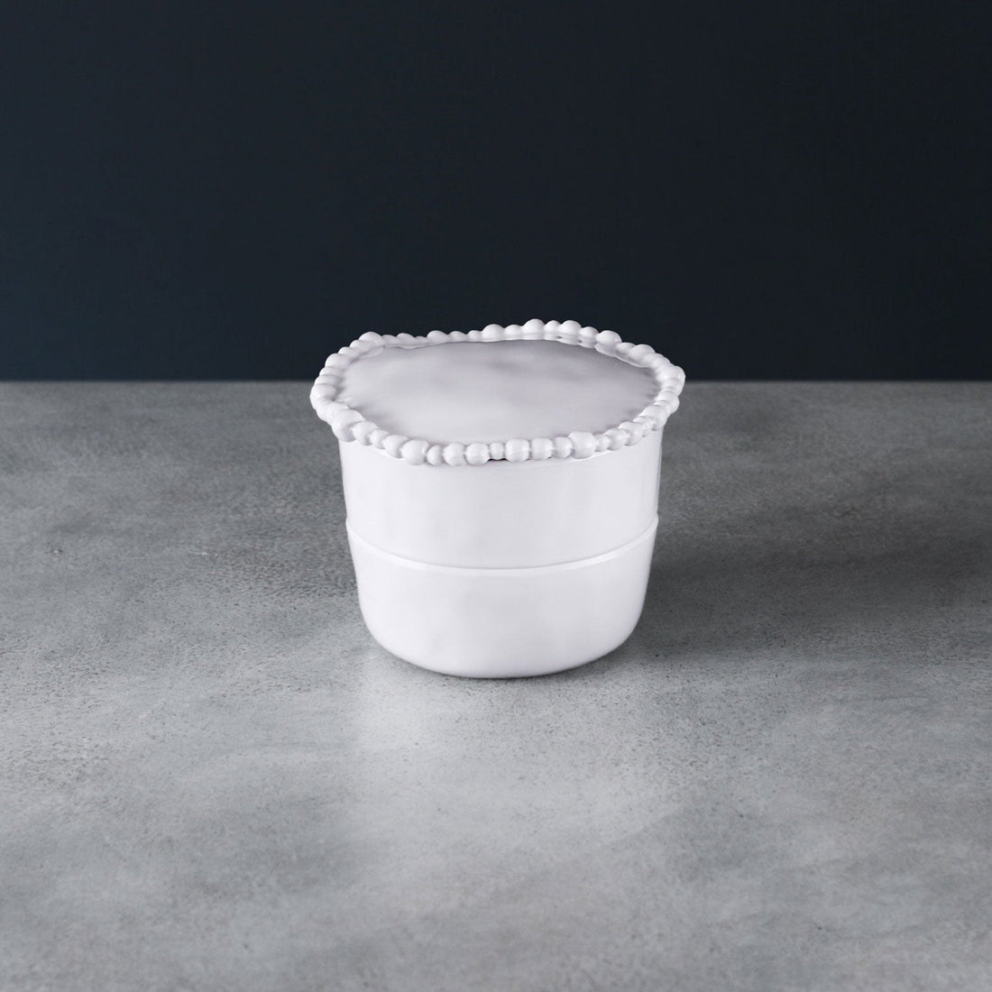 beatriz-ball-wholesale-vida-alegria-stackable-salt-pepper-cellar-with-lid-white