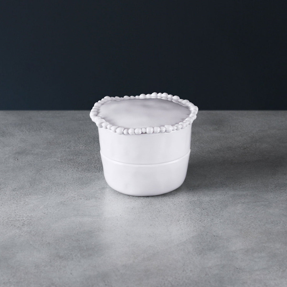 beatriz-ball-wholesale-vida-alegria-stackable-salt-pepper-cellar-with-lid-white