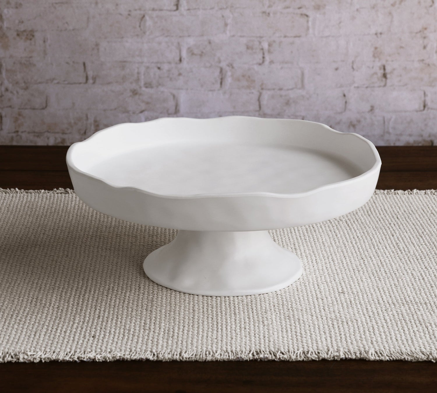 beatriz-ball-wholesale-vida-nube-round-pedestal-cake-plate-white