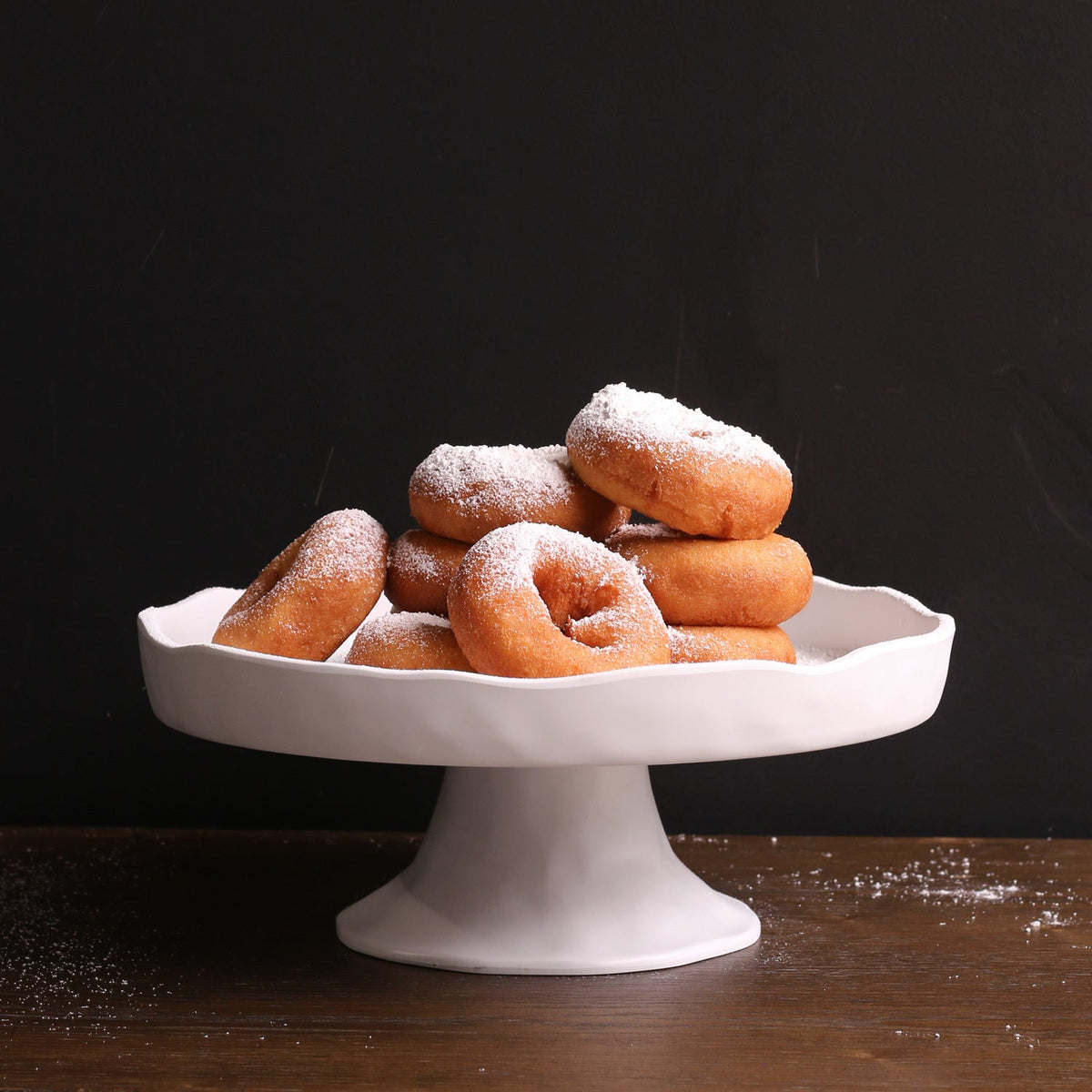 beatriz-ball-wholesale-vida-nube-round-pedestal-cake-plate-white