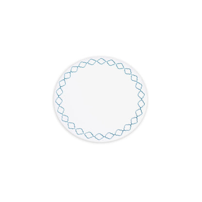 beatriz-ball-wholesale-vida-round-embroidered-quatrefoil-15-5-round-placemats-set-of-4-blue