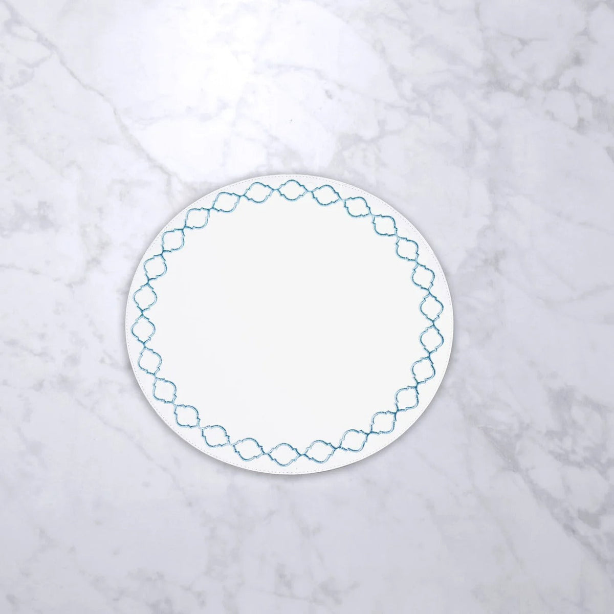 beatriz-ball-wholesale-vida-round-embroidered-quatrefoil-15-5-round-placemats-set-of-4-blue