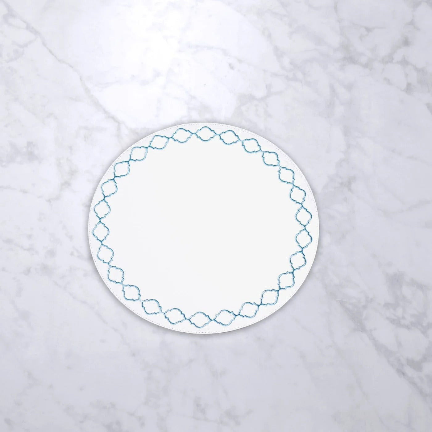 beatriz-ball-wholesale-vida-round-embroidered-quatrefoil-15-5-round-placemats-set-of-4-blue