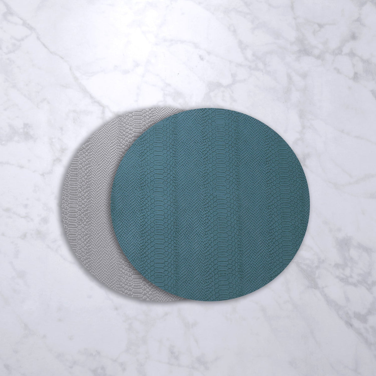 beatriz-ball-wholesale-vida-croc-reversible-15-5-round-placemats-set-of-4-blue-and-gray
