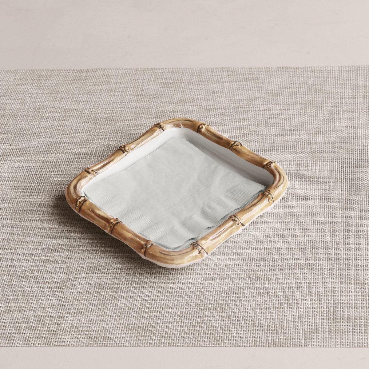 beatriz-ball-wholesale-vida-bamboo-beverage-napkin-holder-white-and-natural