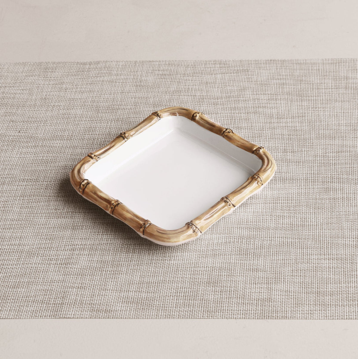 beatriz-ball-wholesale-vida-bamboo-beverage-napkin-holder-white-and-natural
