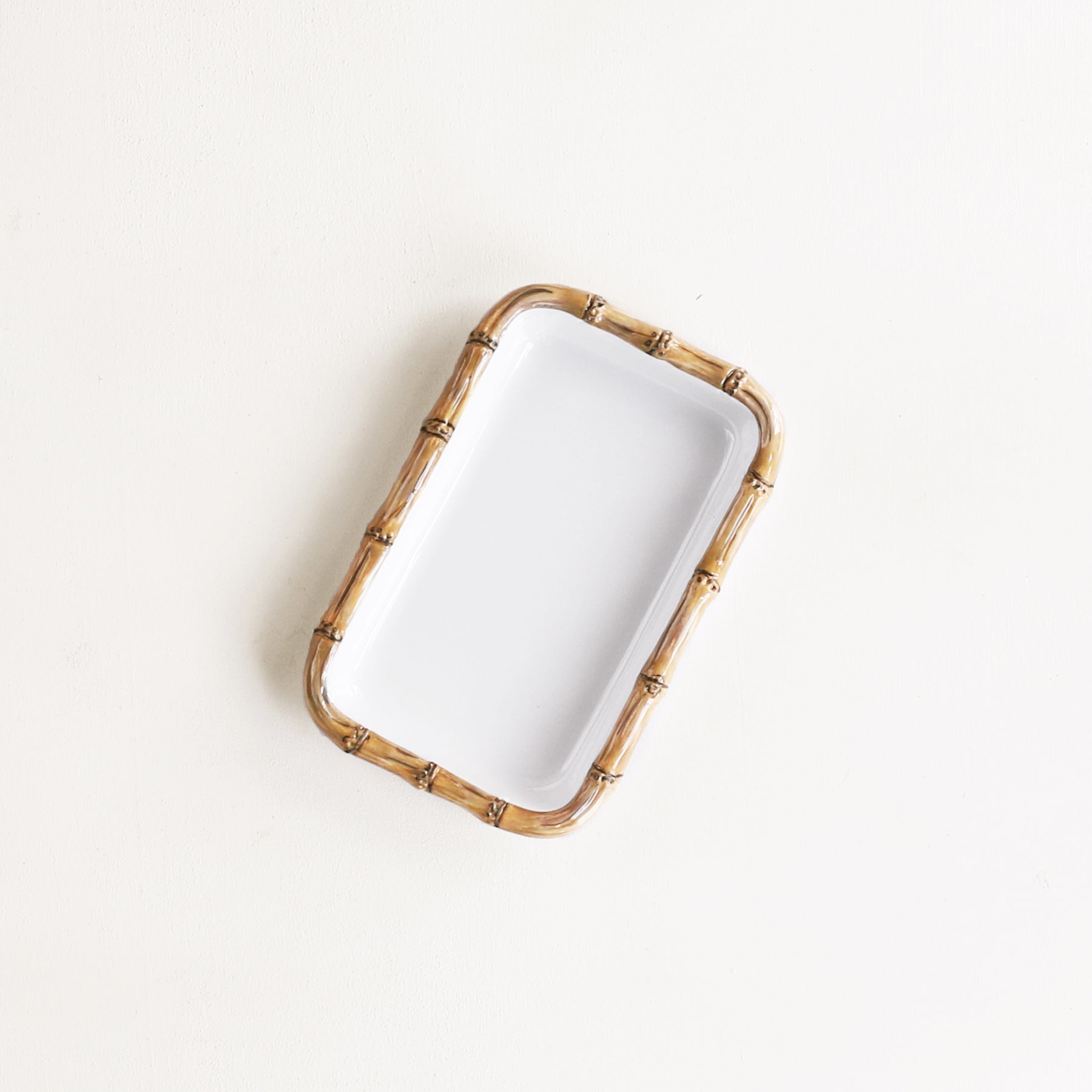 beatriz-ball-wholesale-vida-bamboo-guest-towel-holder-white-and-natural