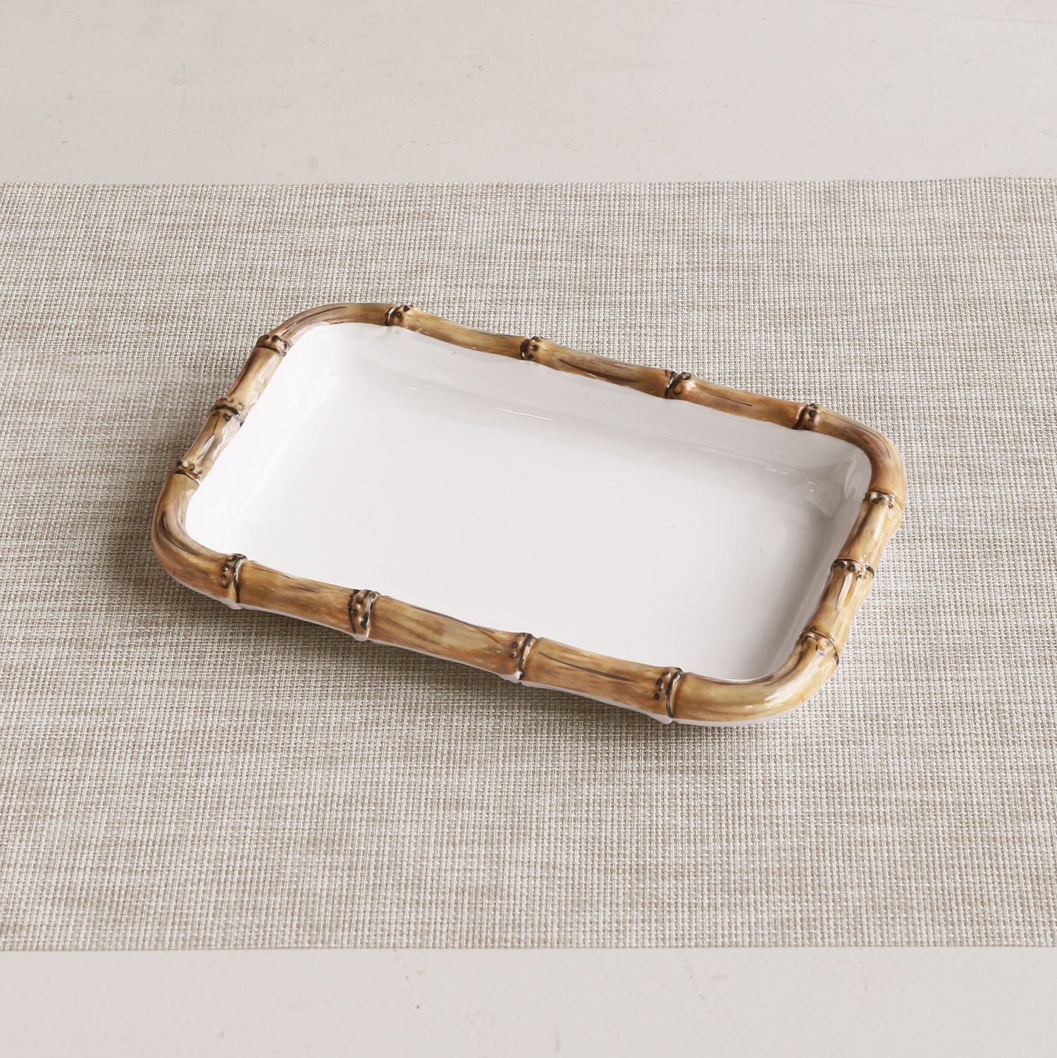 beatriz-ball-wholesale-vida-bamboo-guest-towel-holder-white-and-natural